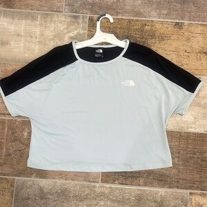 The North Face Women's Blue & Black Cropped Short Sleeve T-Shirt Tee M